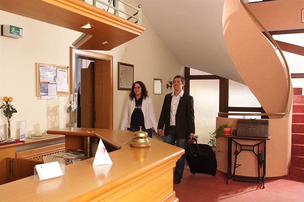 Hotel Linde Pfalz Silz  Экстерьер фото