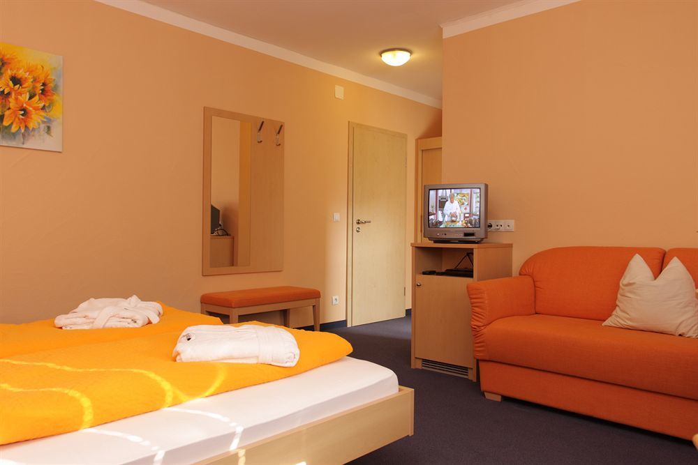 Hotel Linde Pfalz Silz  Экстерьер фото