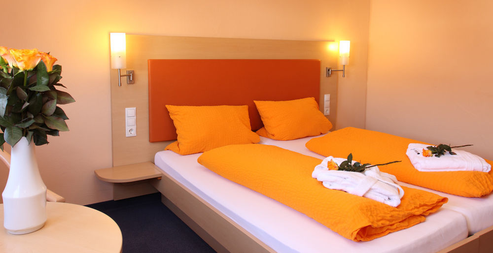 Hotel Linde Pfalz Silz  Экстерьер фото