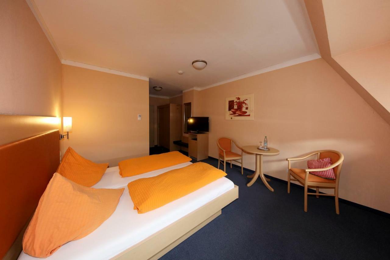 Hotel Linde Pfalz Silz  Экстерьер фото