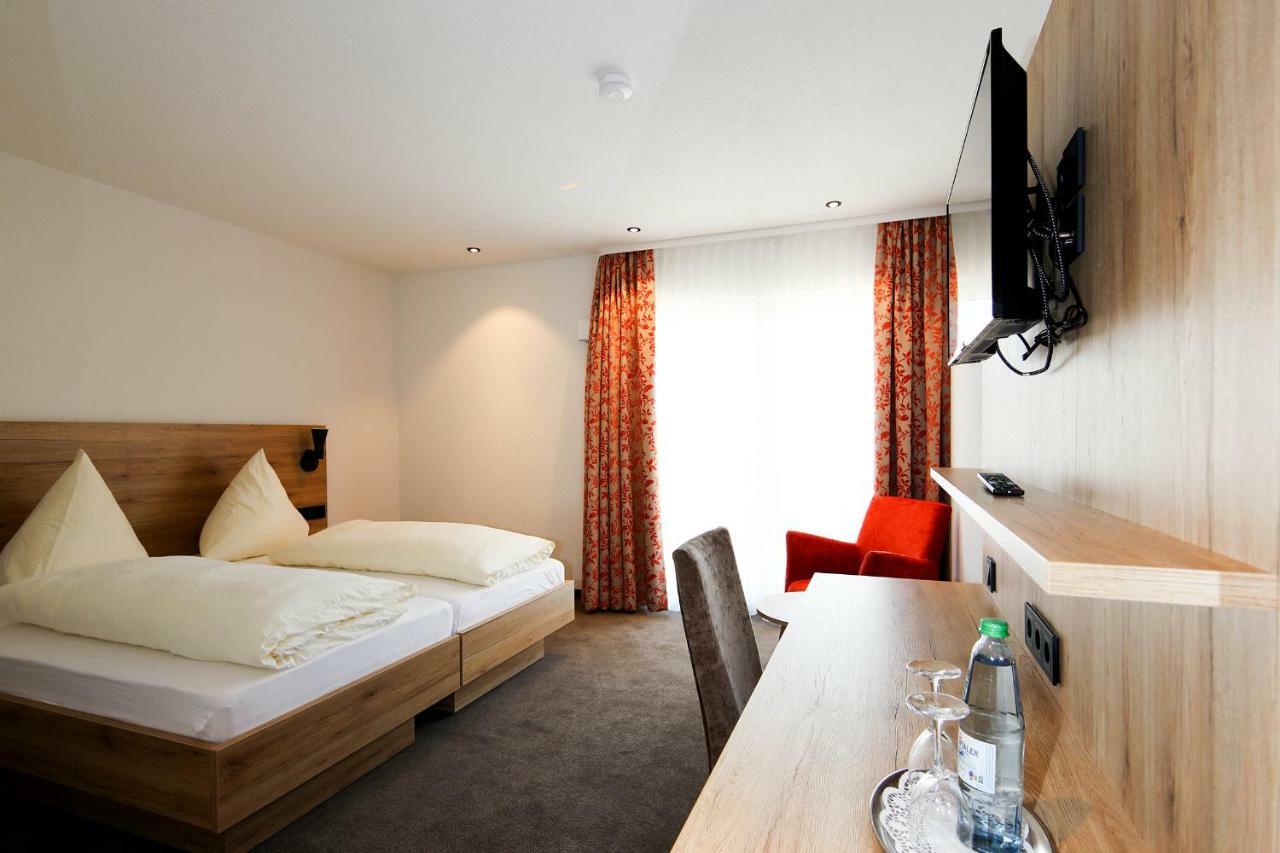 Hotel Linde Pfalz Silz  Экстерьер фото